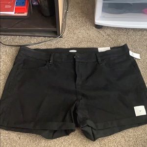 OLD NAVY BLACK SHORTS SIZE 18